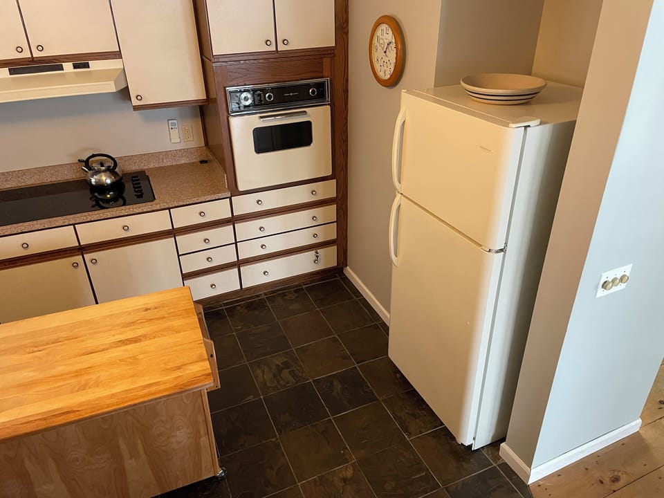 Kitchen 2 wall oven