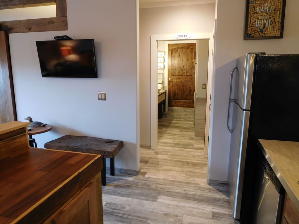Picture from front door through the bathroom