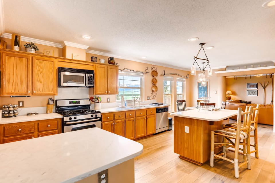You will have everything you need for your stay at Red Mountain Ranch. The kitchen is fully stocked and has great amenities.