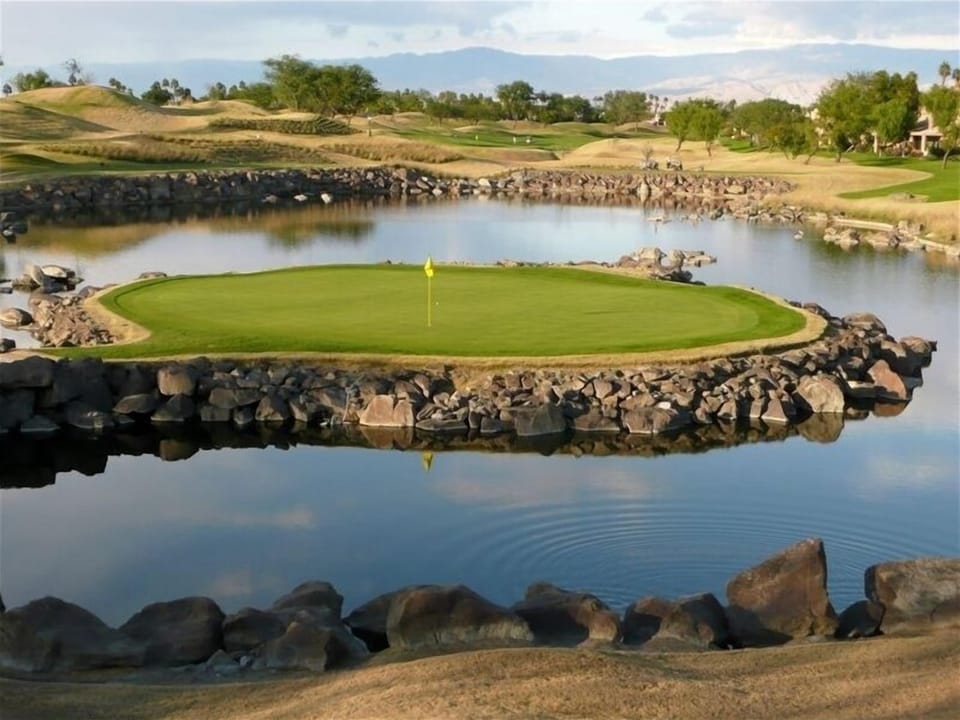Alcatraz hole on PGA stadium course