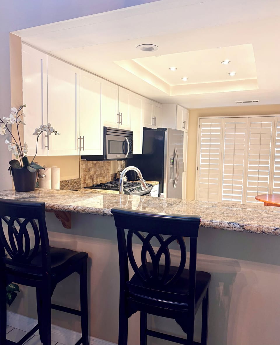 Dinning bar off kitchen