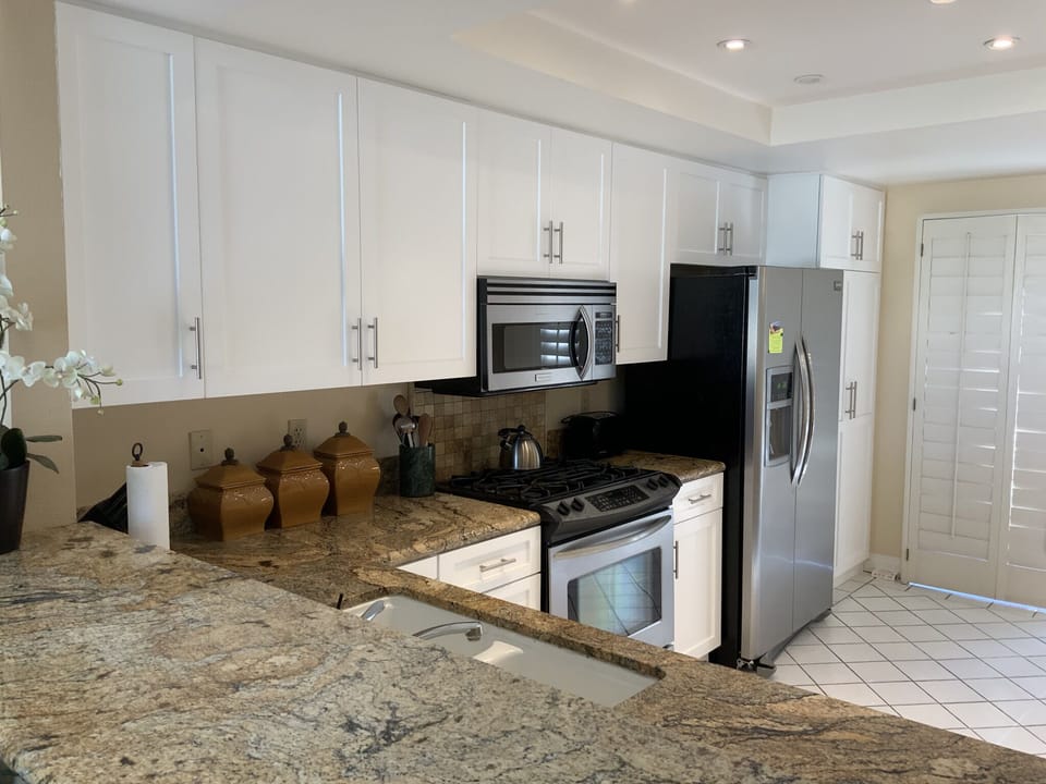 Another view of kitchen