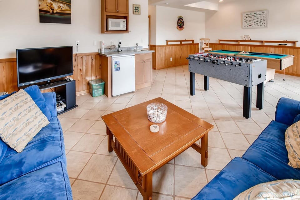 Surf-or-Sound-Realty-Carolina-Coastin'-101-Game-Room-2