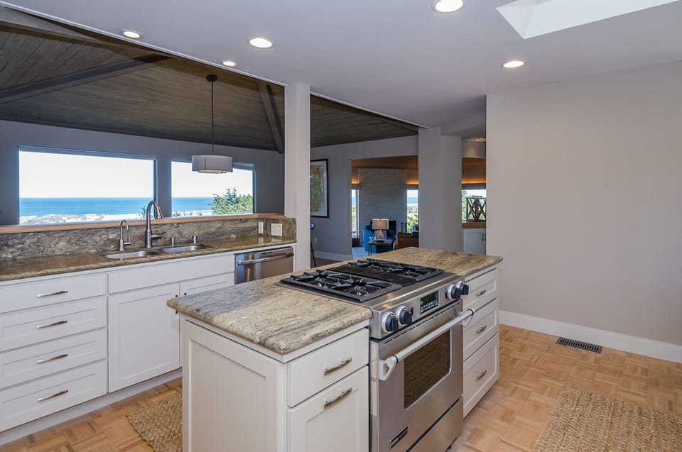 Kitchen - with view, of course