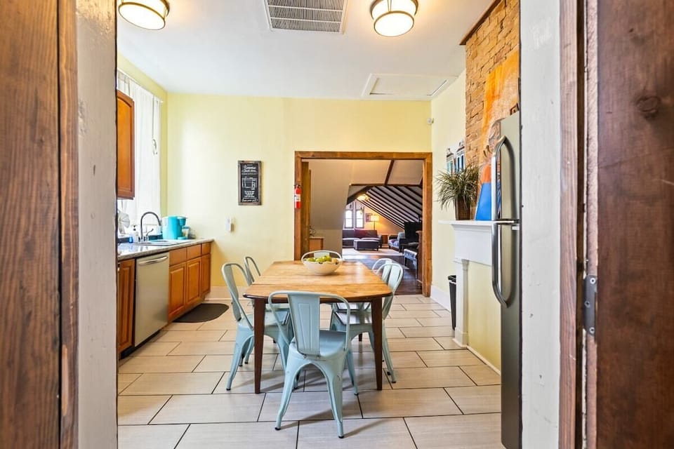 04-1520 Ursulines Ave #C kitchen