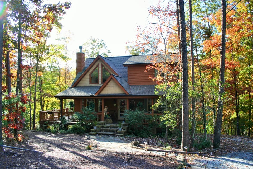 Cozy cabin  for your peaceful getaway!!

