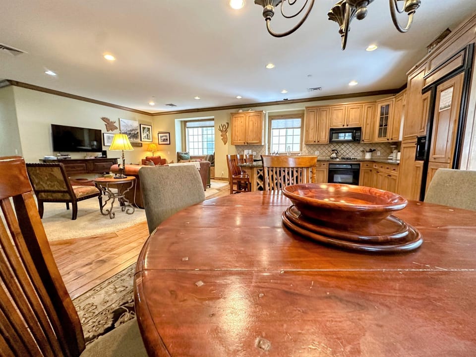 Round dining table perfect for family game night.