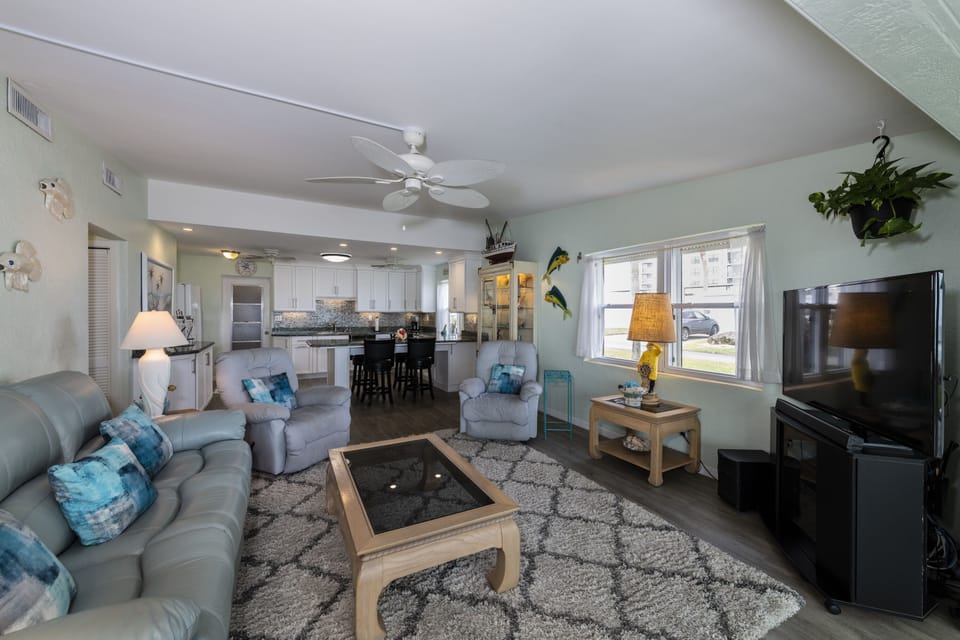 SPACIOUS LIVING AREAS