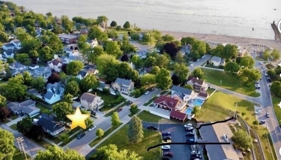 Stairs to Lake MI at the end of the street , or other routes with no stairs