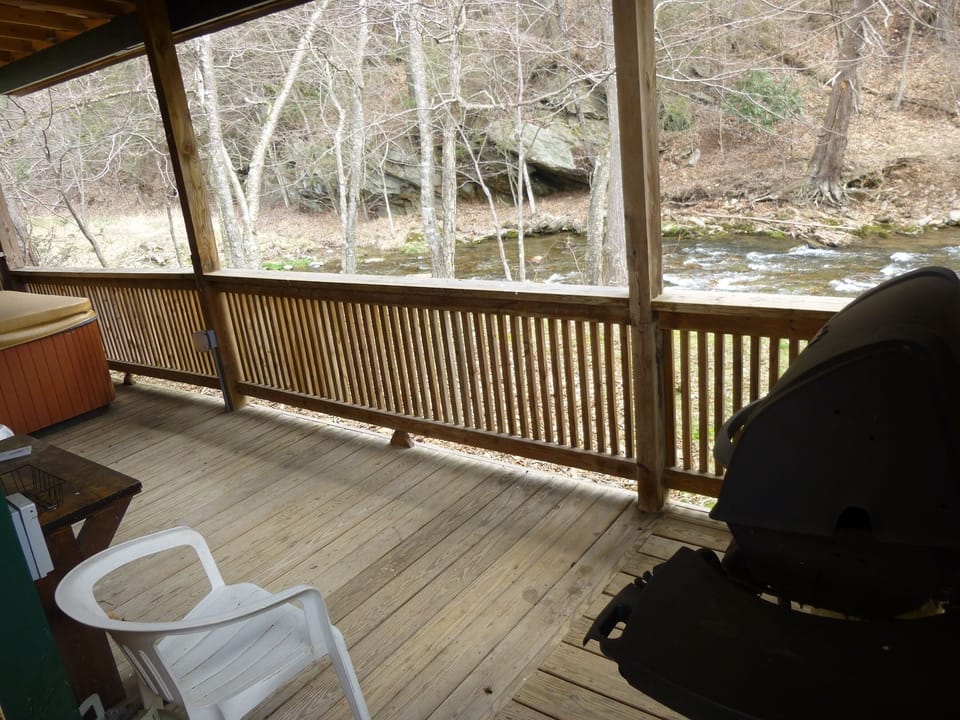 Helton Guest Cabin Deck & Creek