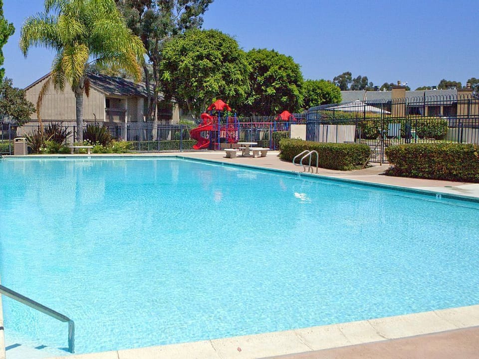 80' Adult Lap Pool, Family Pool, Kids Pool & a Jacuzzi
