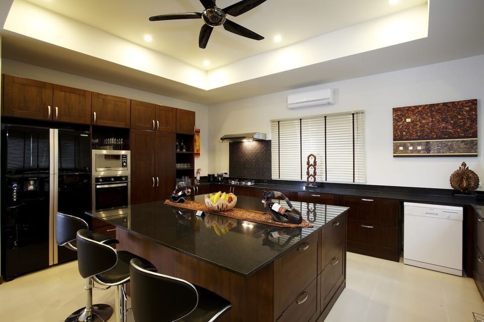 Fully fitted western kitchen with all appliances with Thai sitting area to relax while the cook prepares a meal