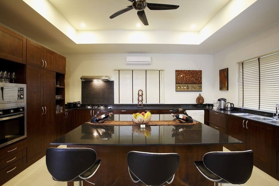Breakfast bar, ideal for children or early risers