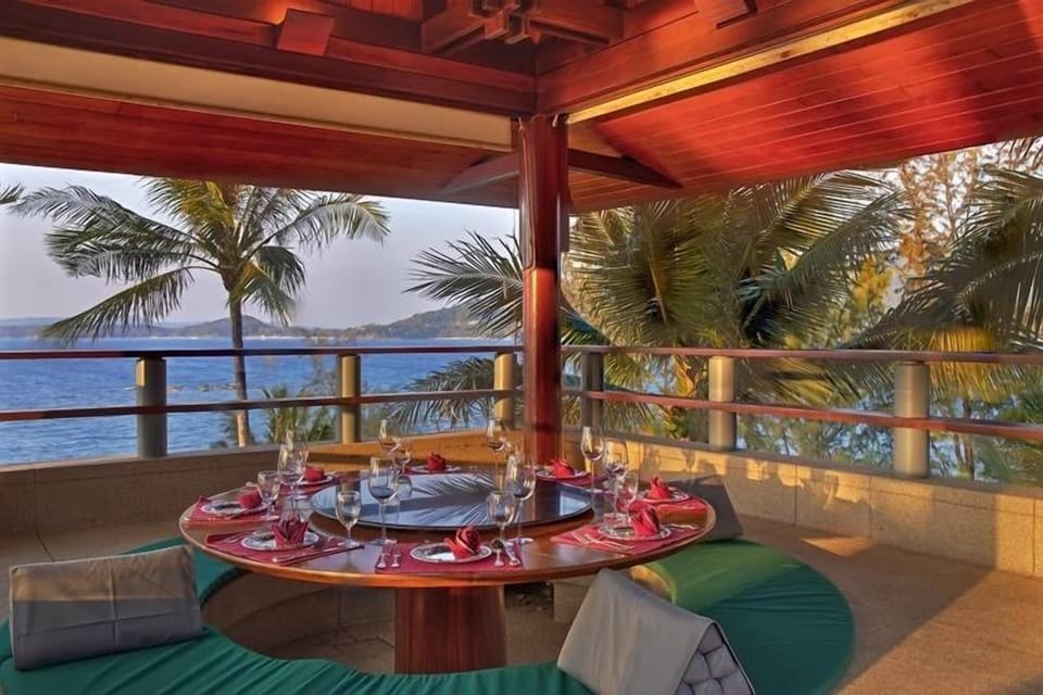 6 Bedroom beachfront Villa in Kamala-423