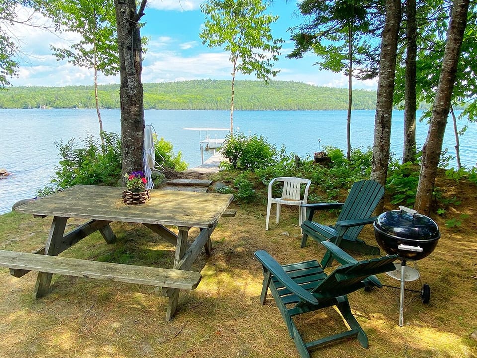 Seating and picnic tables