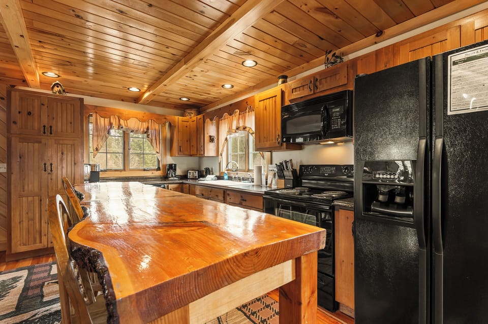 Full kitchen