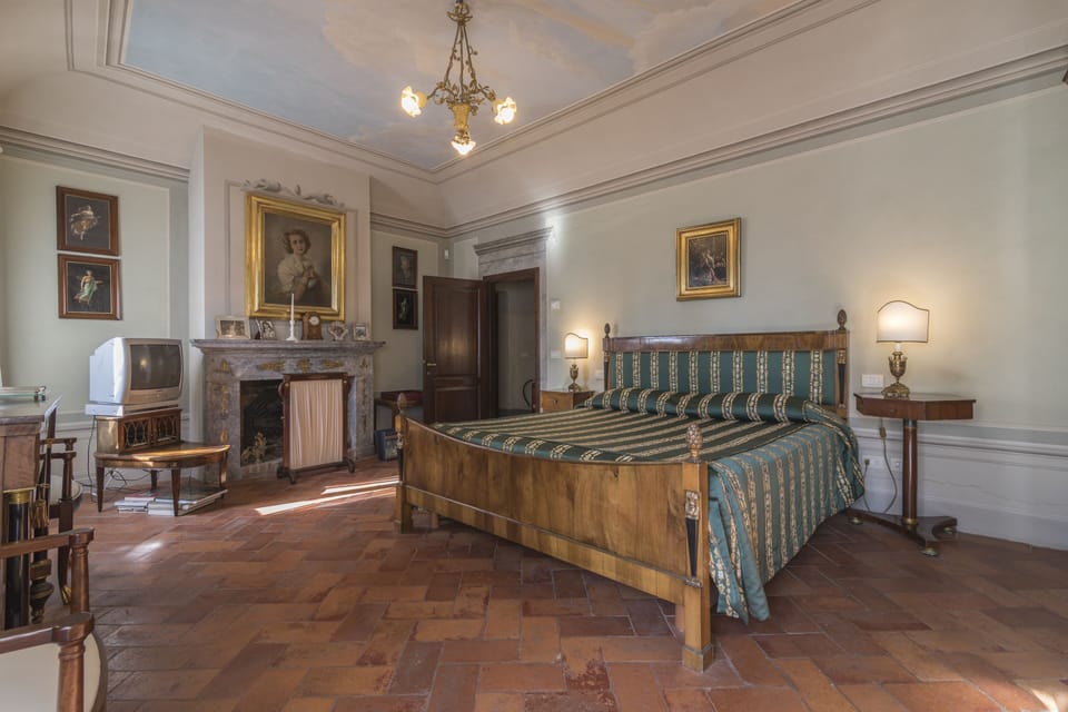 The Julia Roberts Bedroom