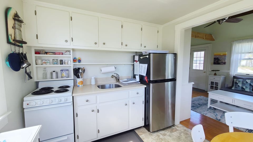 Nicely equipped kitchen