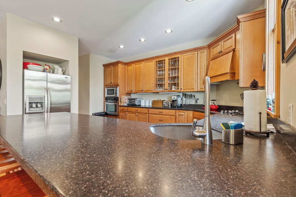 Fully applianced kitchen