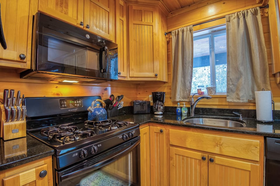 Fully equipped kitchen with everything you need for easy vacation meals.