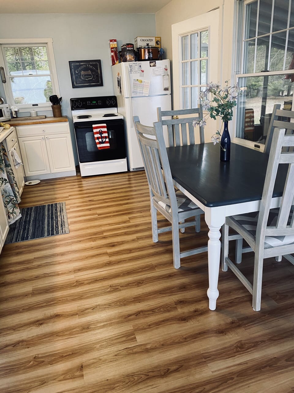 Spacious kitchen equipped with all your needs! 