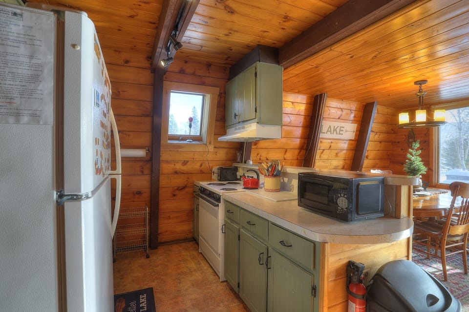 Full kitchen