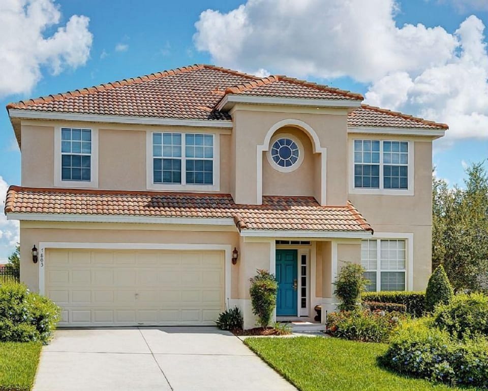 Grand single family home. Private pool & game room in exclusive Windsor Hills.