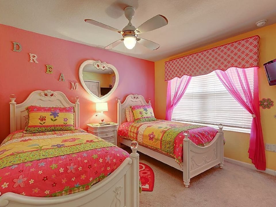 Tinkerbell's pink room! Do you know someone that would enjoy it?
