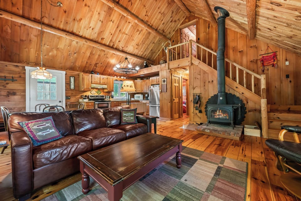 Beautiful Cabin to Enjoy all 4 Seasons!