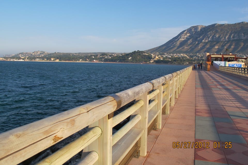 Promenade to Lighthouse
