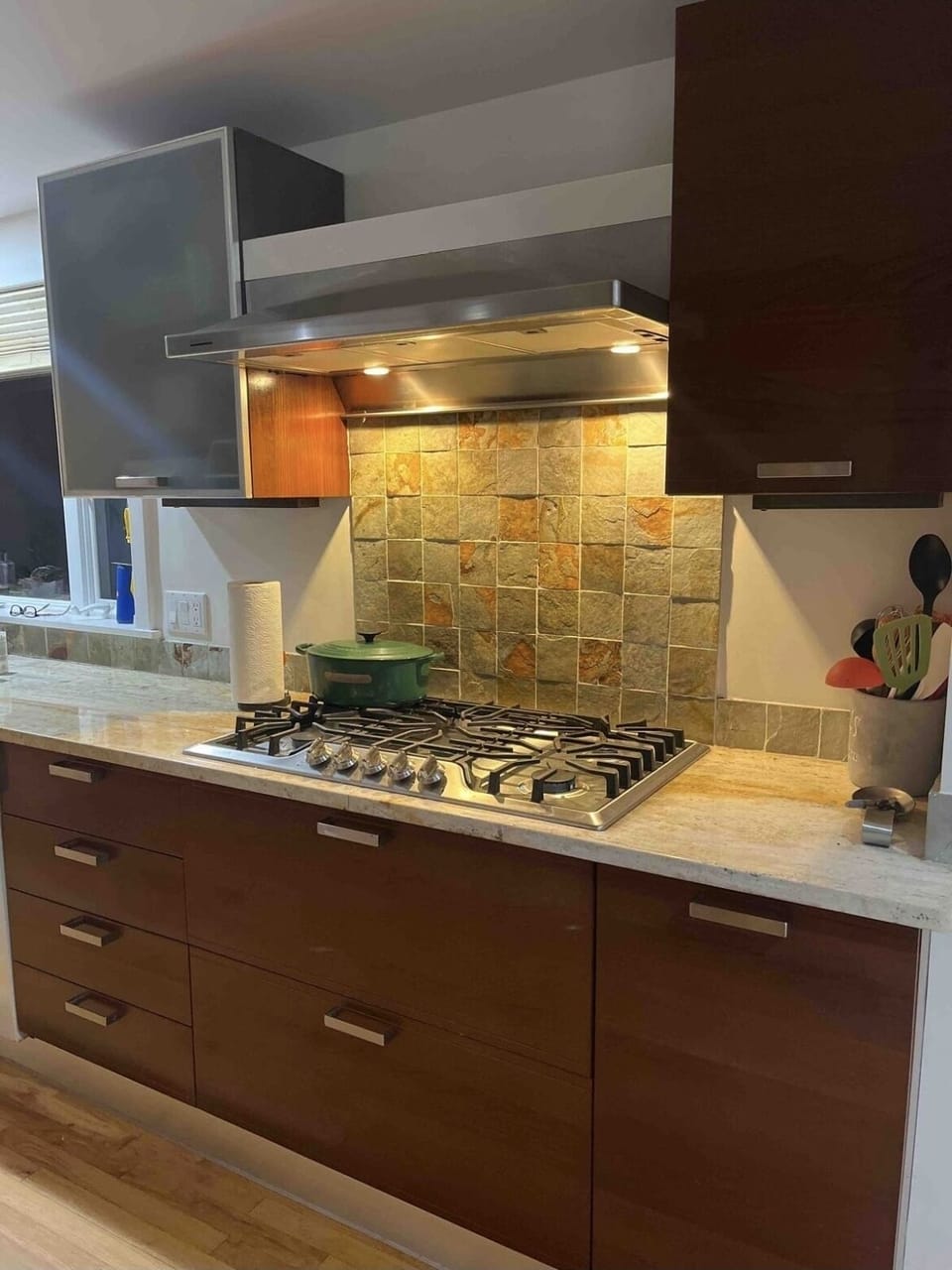 Kitchen cooktop