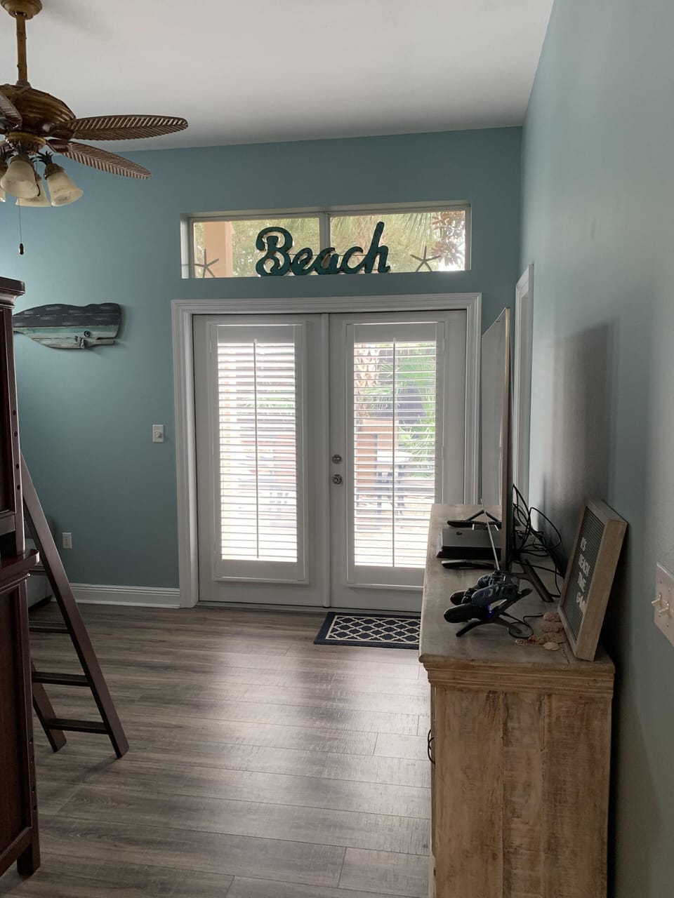 PS 4, DVD player, 55 inch 4KUHDTv