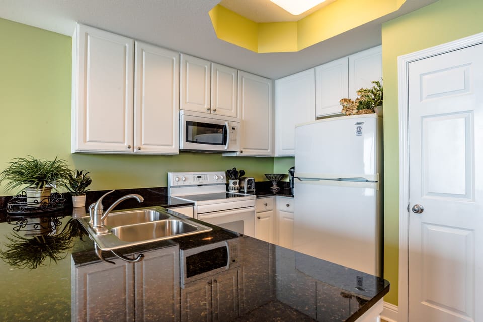 Kitchen w/Keurig, extra coffeemaker+ many dishes, glasses+cooking necessities