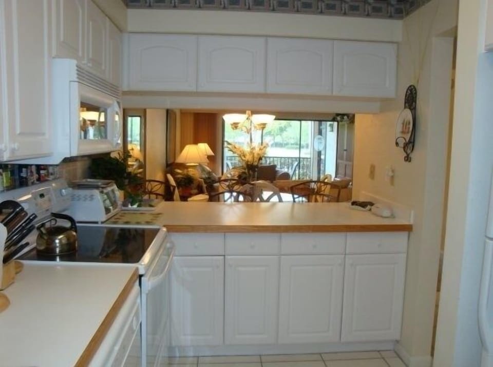 Renovated Kitchen has EVERYTHING you will need!