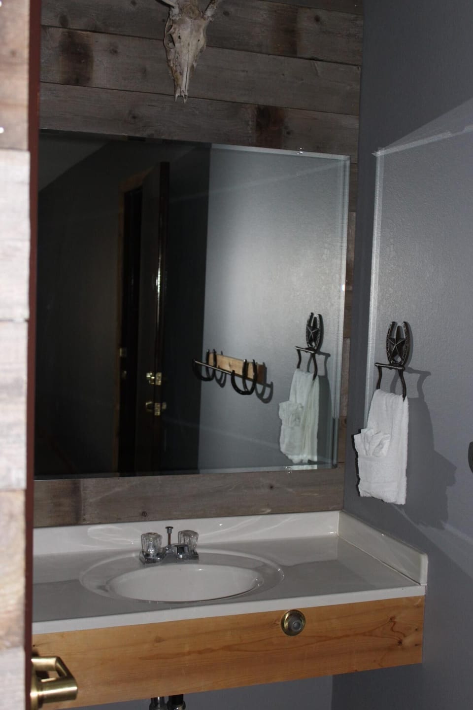 Enjoy the spacious sink area when getting ready for your vacation!
