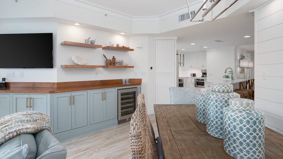 Dining Area & Wine Bar