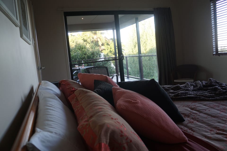 Vista72, main bedroom onto the private deck