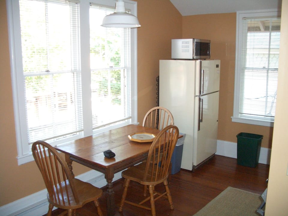 Dine-In sunny Kitchen - second floor