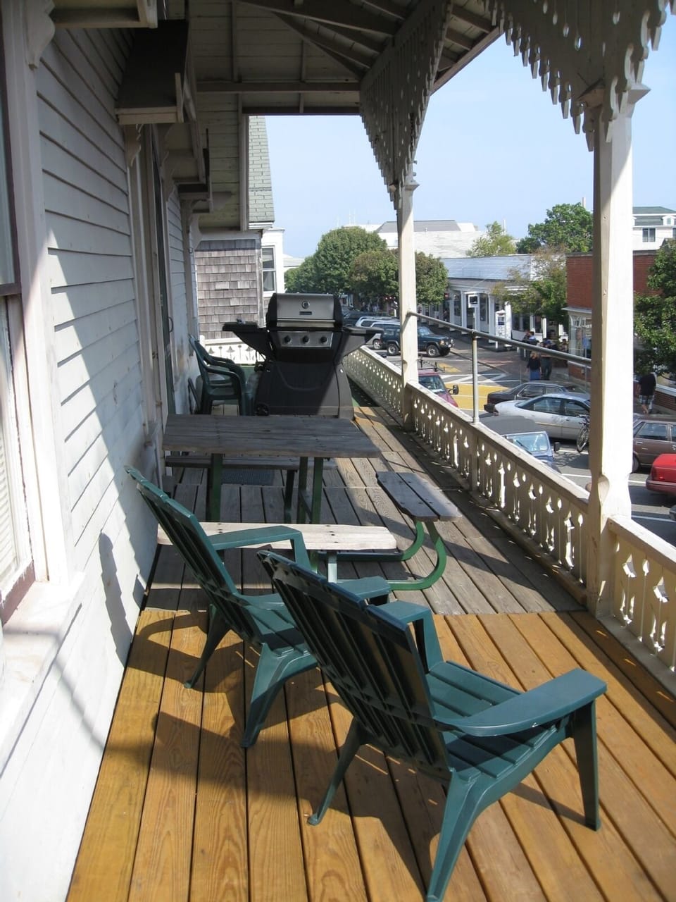 Front Porch - second floor overlooking main street - Best place in town to relax