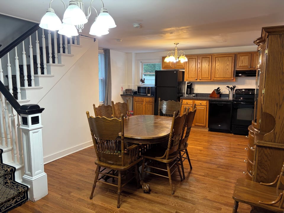 Open-concept dining room/kitchen. Seats 6.
