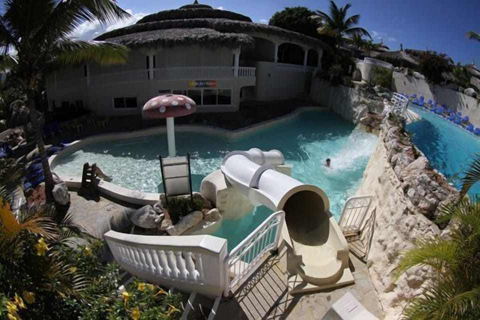One of the several Children's Pools