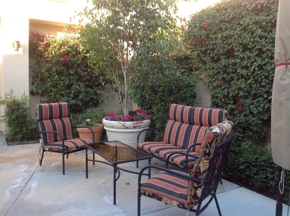 Enjoy our Private courtyard. 
BBQ-Relax-Enjoy