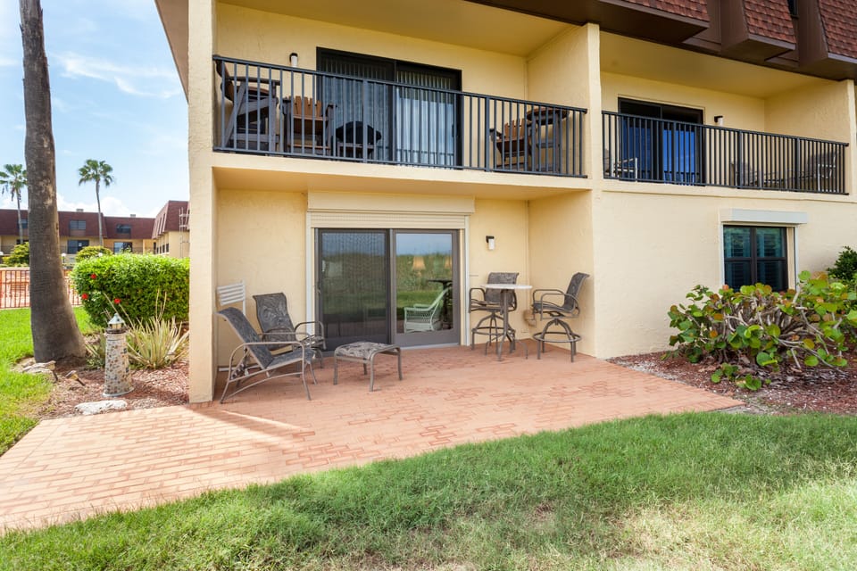 Large private outdoor patio