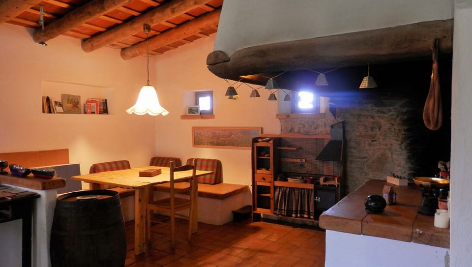 Cosy extra dining table adjacent to the main dining table. Ideal for the kids.