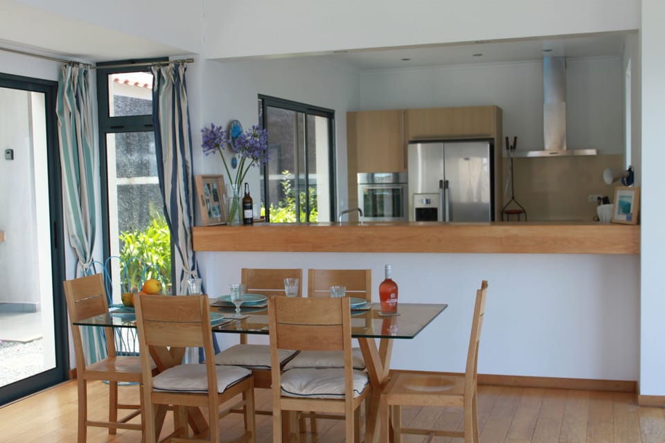 Open plan kitchen and dinning room 