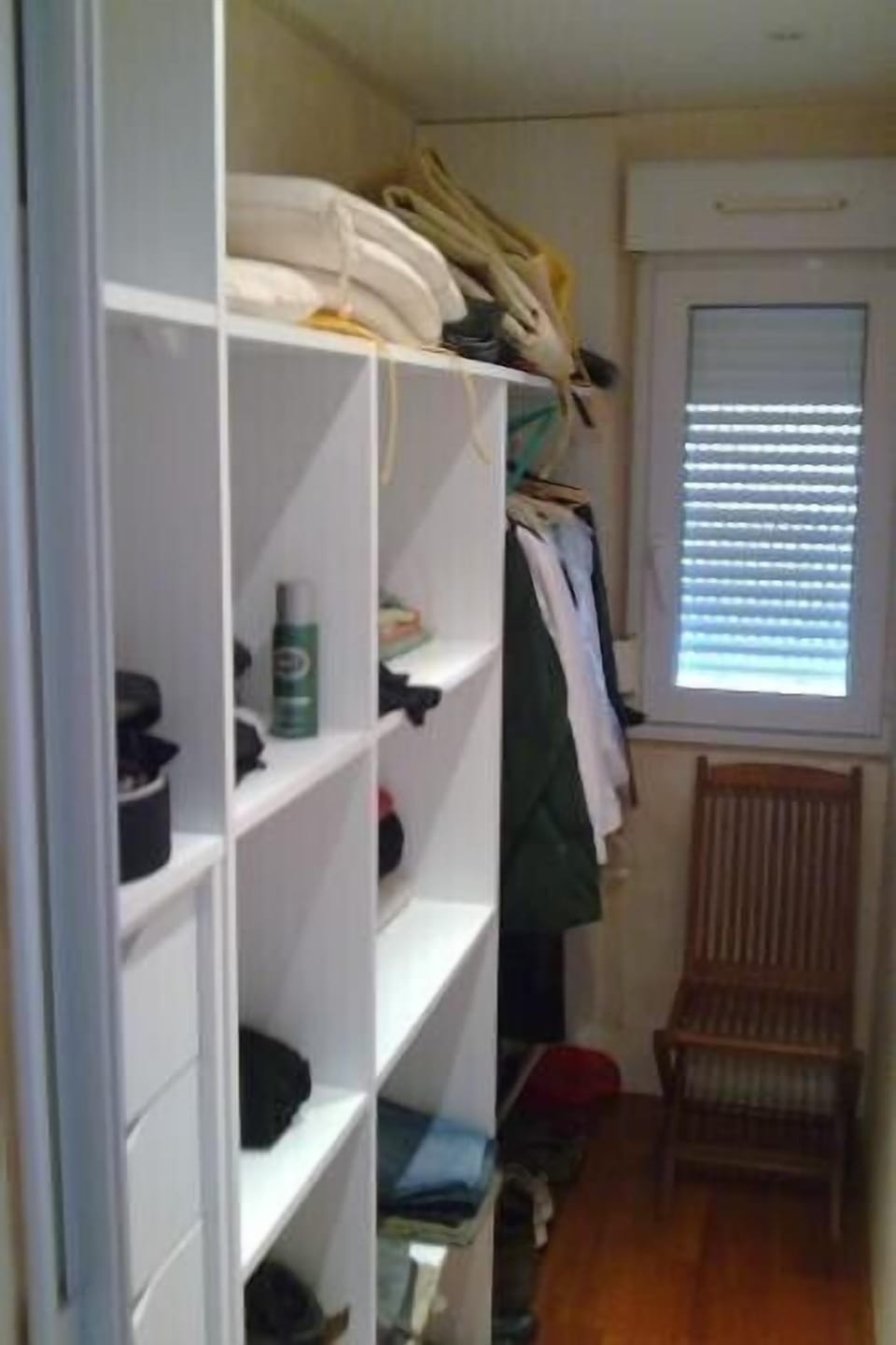 Walk-in wardrobe