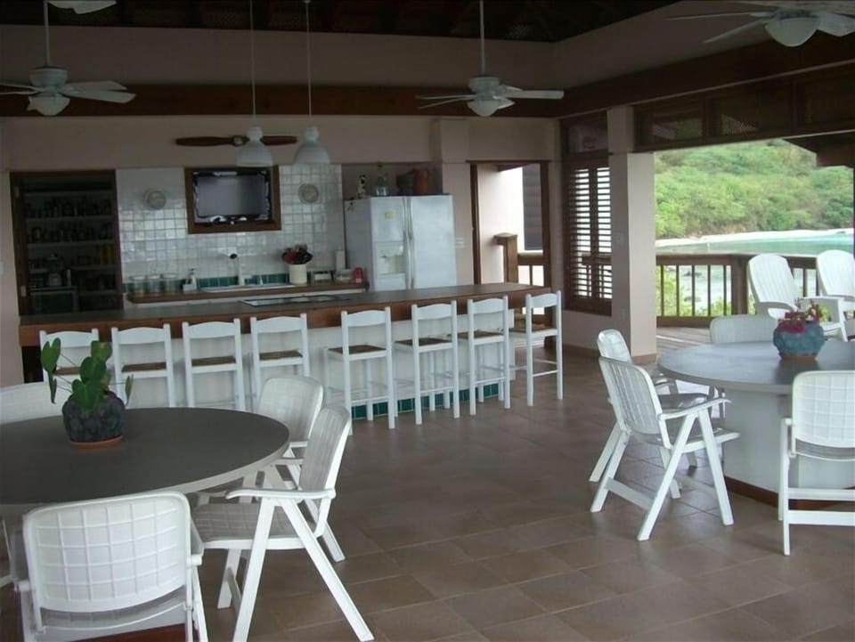 Great room overlooking pool, Bahia Linda and Bahia Sardinera 