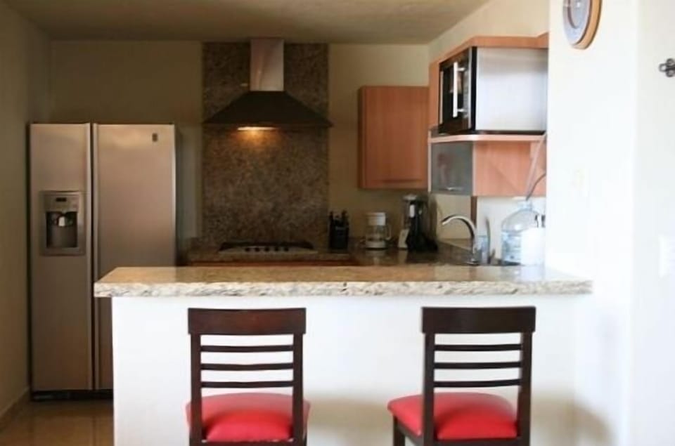 Fully equipped Kitchen with stainless steel appliances