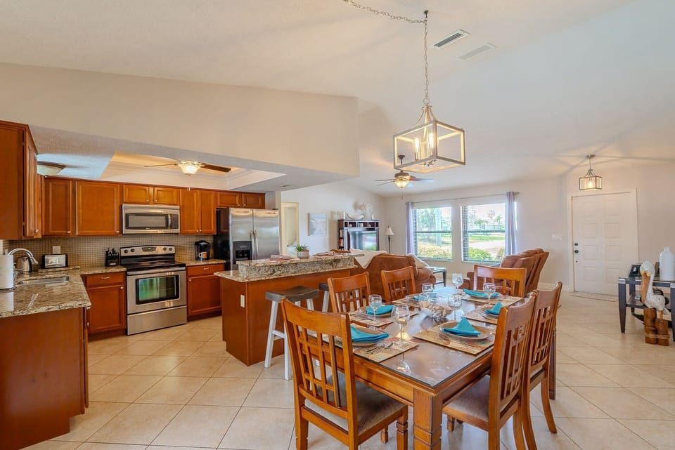 The dining room has room for 6