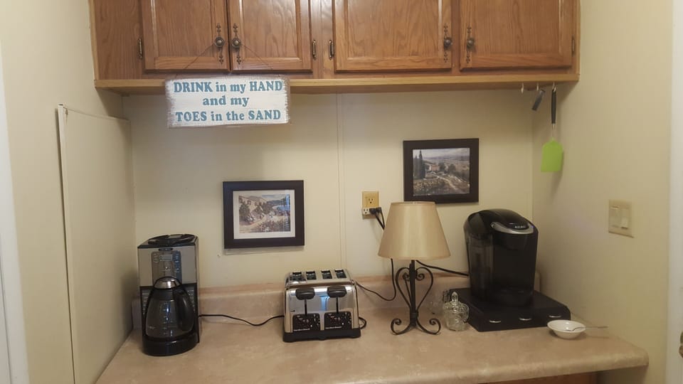 Breakfast bar with Keurig and toaster